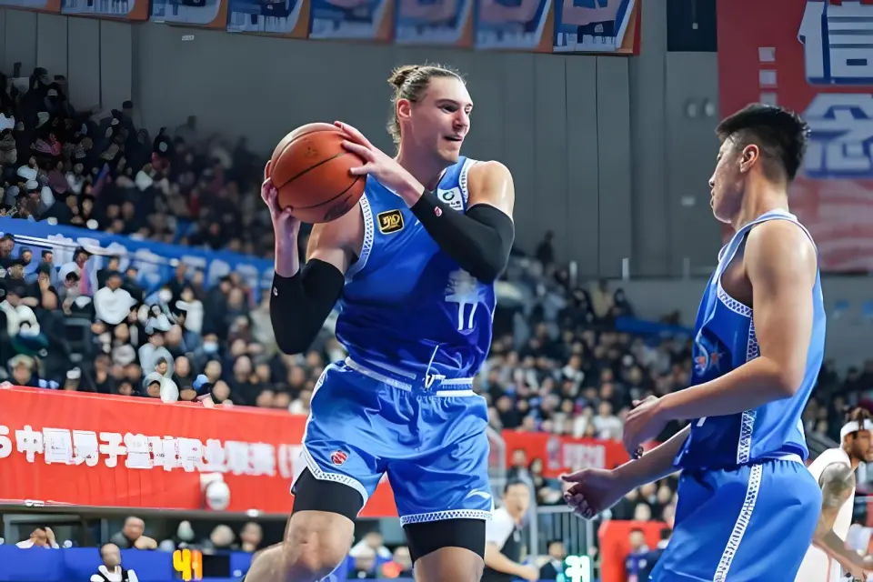 现年, 次犯规 现年, 次犯规