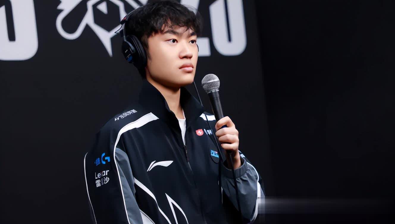 今年LPL, 八强甚至四, 很强