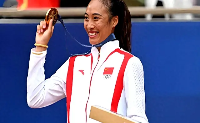 现出对于未, 网球界的特